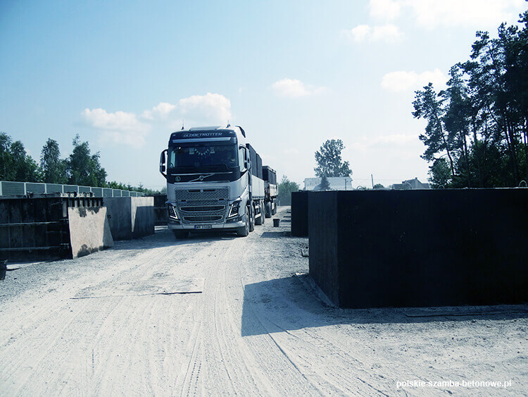 Transport szamb betonowych  w Szadku